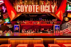 【閉店】COYOTE UGLY SALOON ROPPONGI(コヨーテアグリーサルーン)