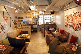 【閉店】hole hole cafe&diner 新宿東口店